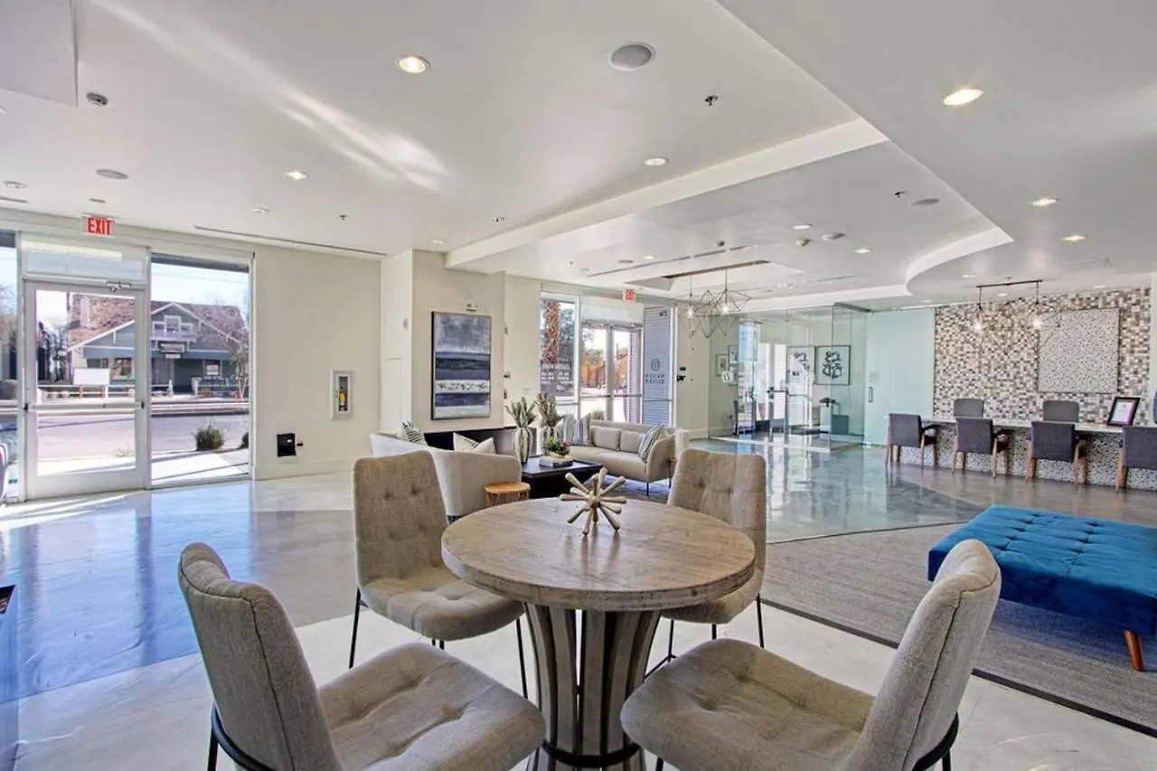 Pure Suites 2 Bed Downtown Phoenix Pool Gym